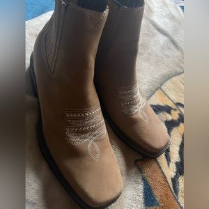 Men’s original boots made in Mexico used once